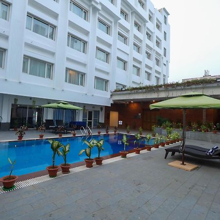 Ira By Orchid Bhubaneswar Hotel Exterior foto