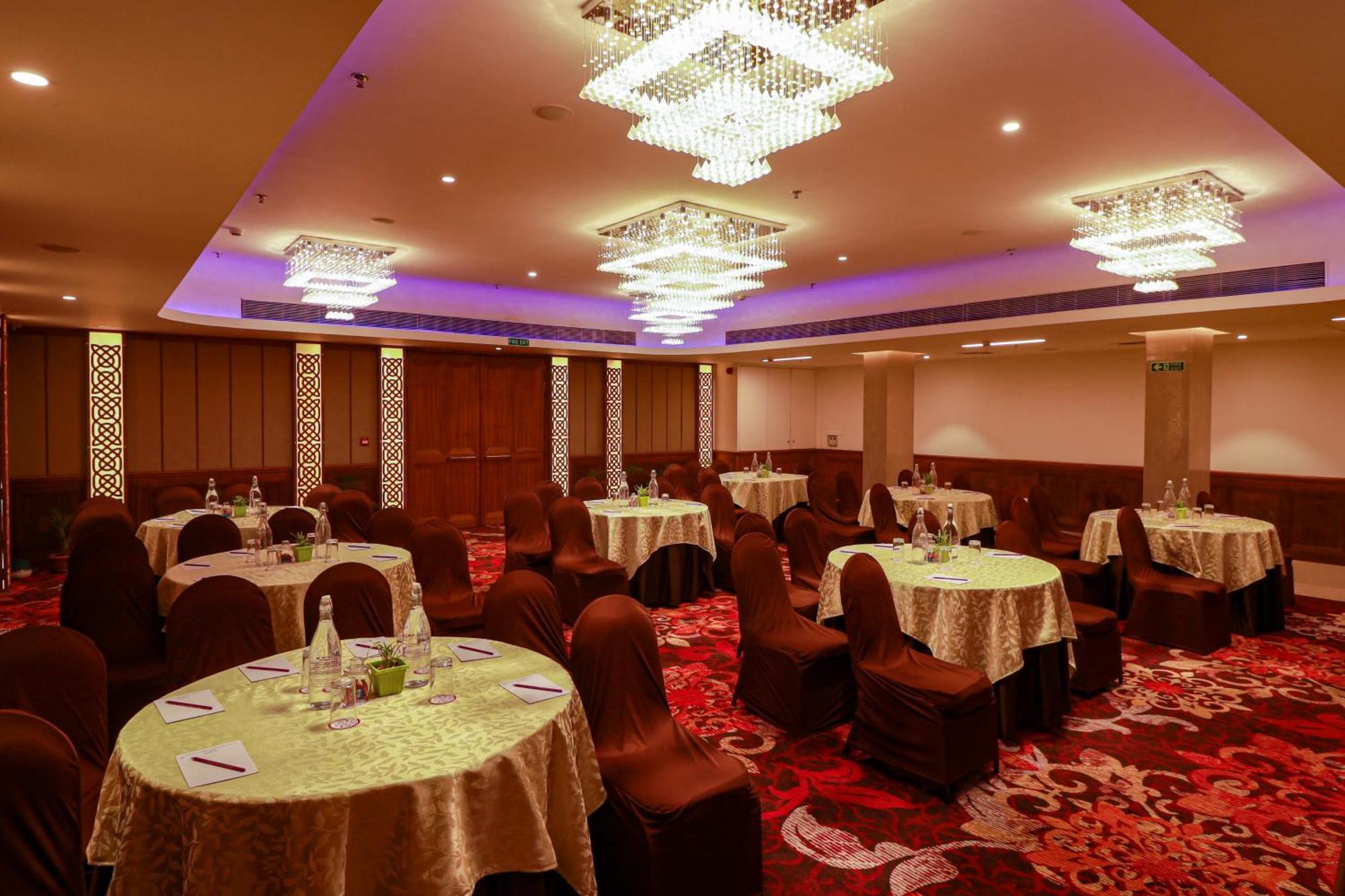 Ira By Orchid Bhubaneswar Hotel Exterior foto
