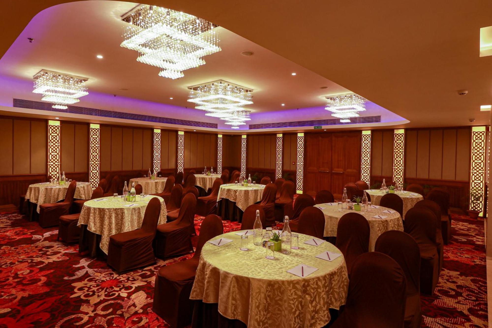 Ira By Orchid Bhubaneswar Hotel Exterior foto