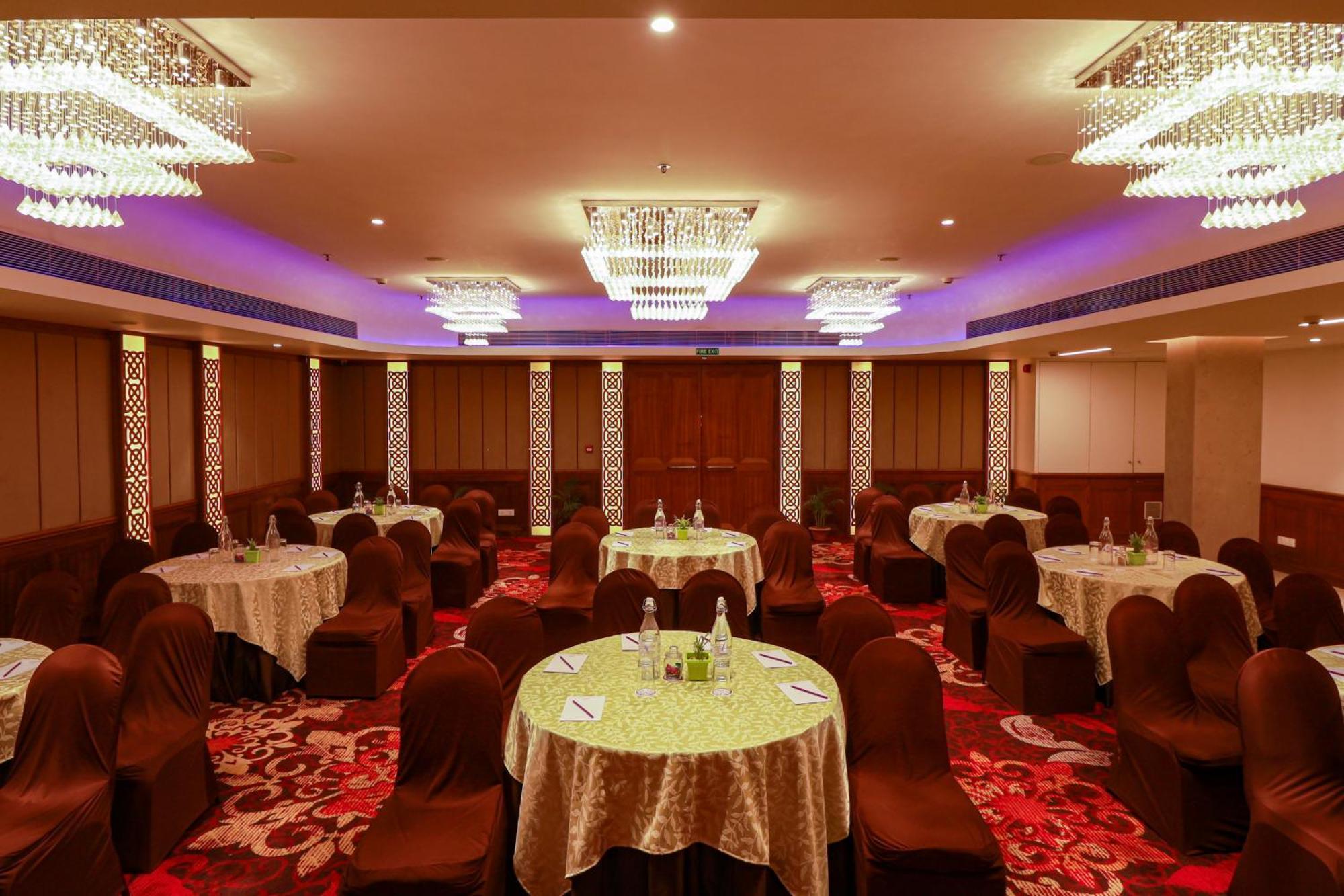 Ira By Orchid Bhubaneswar Hotel Exterior foto