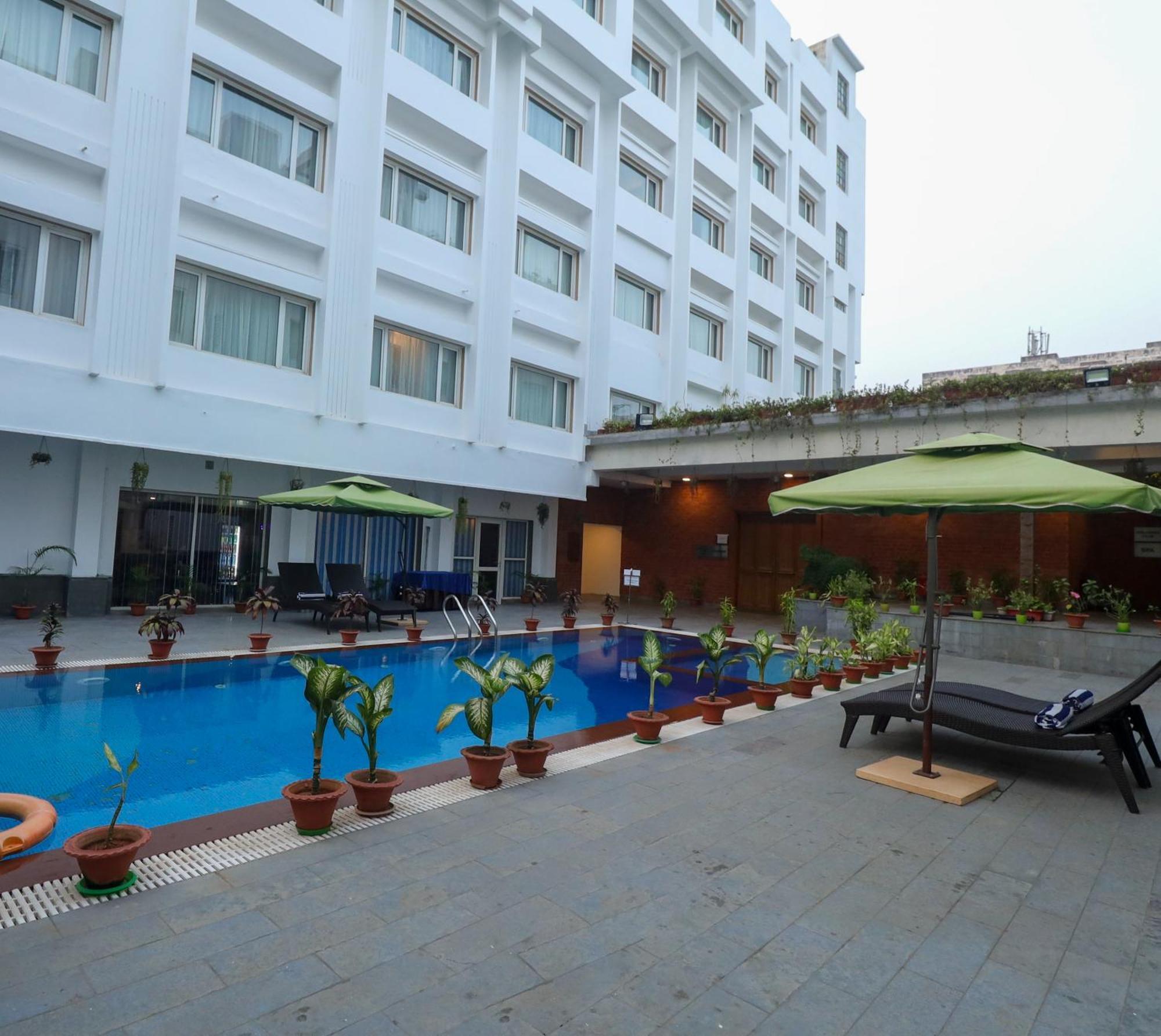 Ira By Orchid Bhubaneswar Hotel Exterior foto