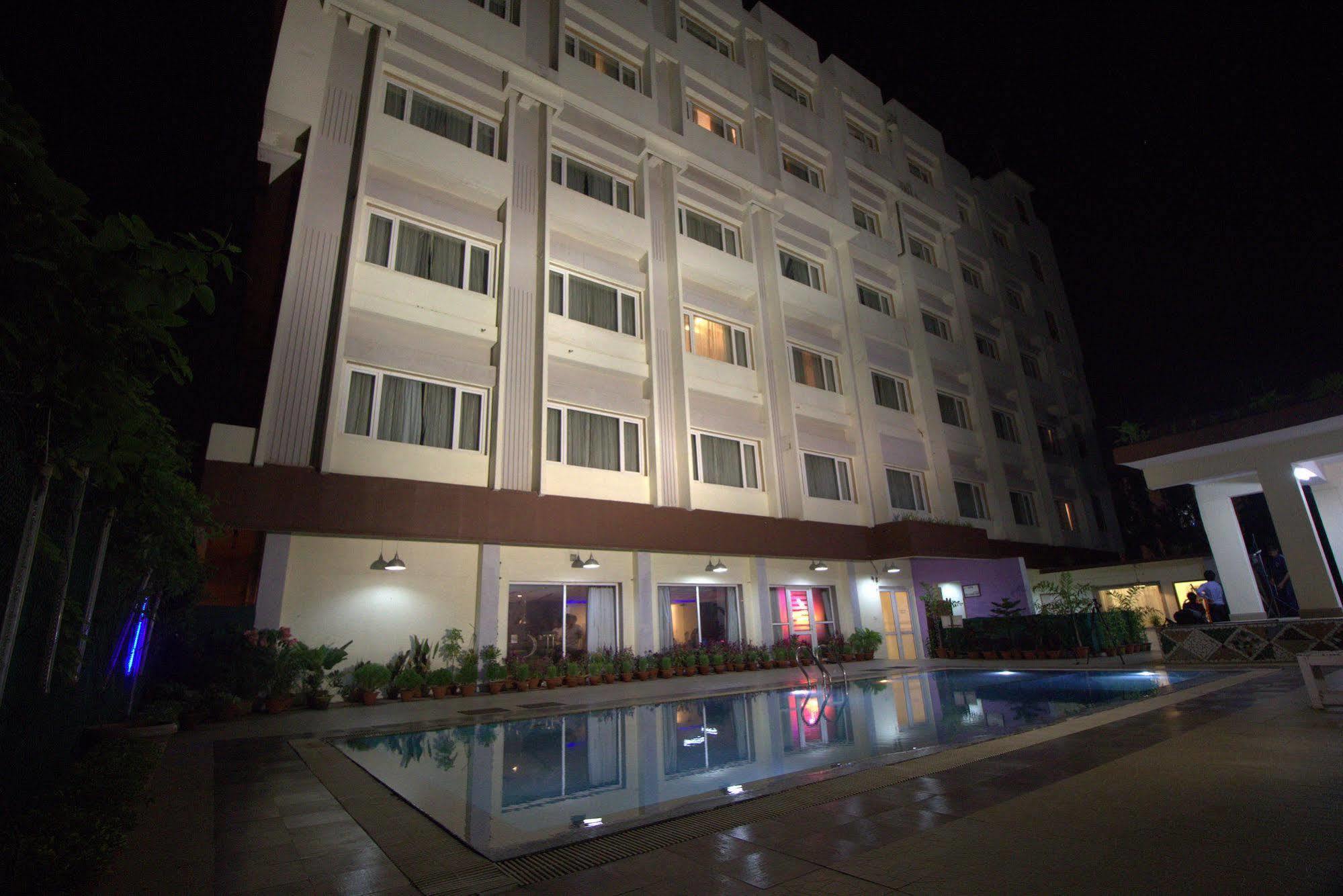Ira By Orchid Bhubaneswar Hotel Exterior foto