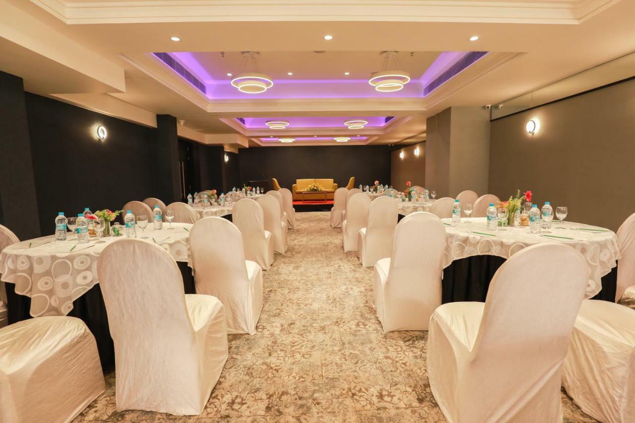 Ira By Orchid Bhubaneswar Hotel Exterior foto